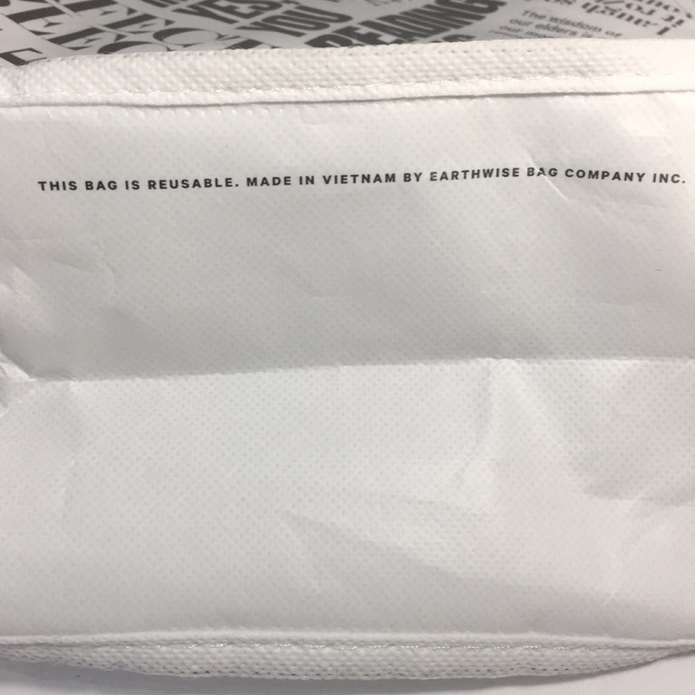 🤍NWOT🤍LULULEMON🤍WHITE & SILVER REUSABLE  BAG - Picture 10 of 15